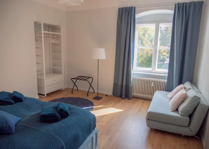 Blue Flat By Grazrentals Best Location & Free Parking