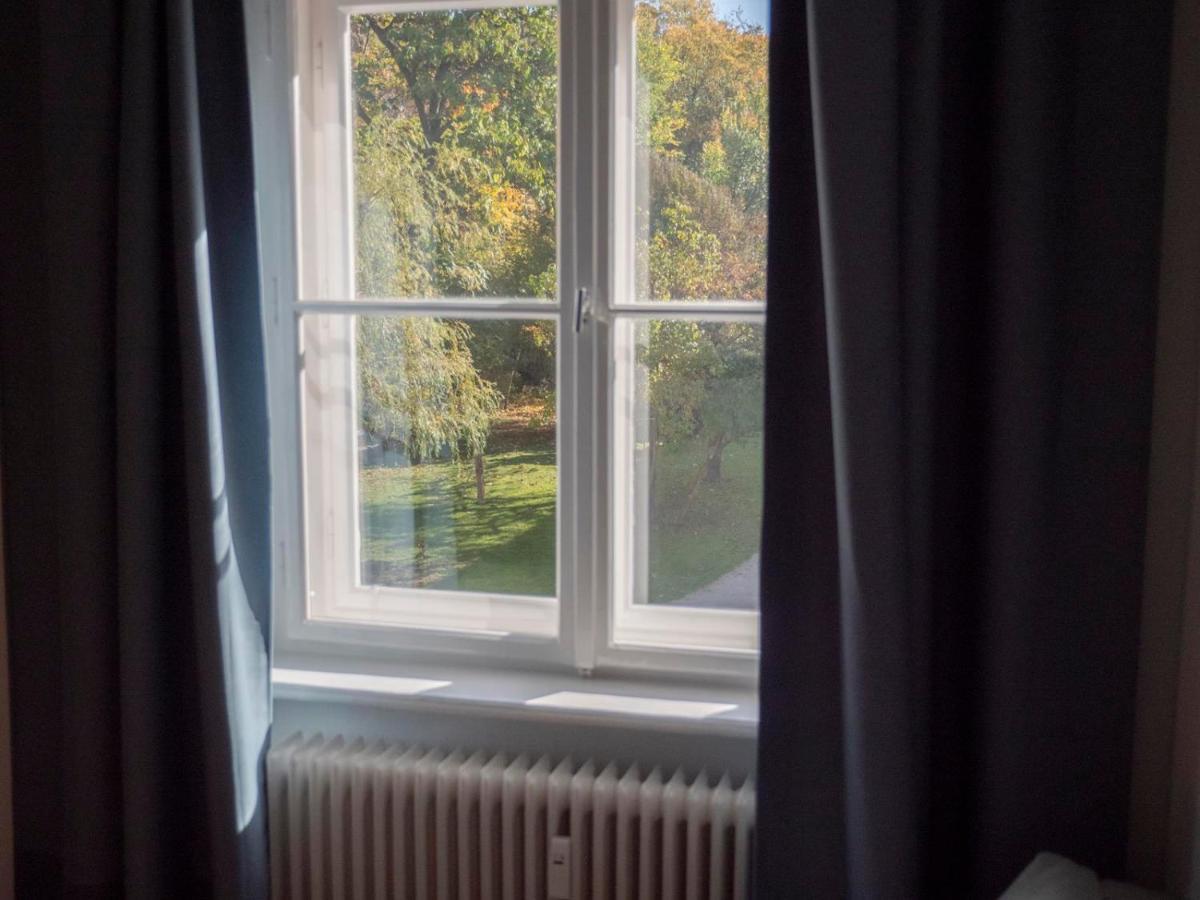 Blue Flat By Grazrentals Location & Free Parking Apartment